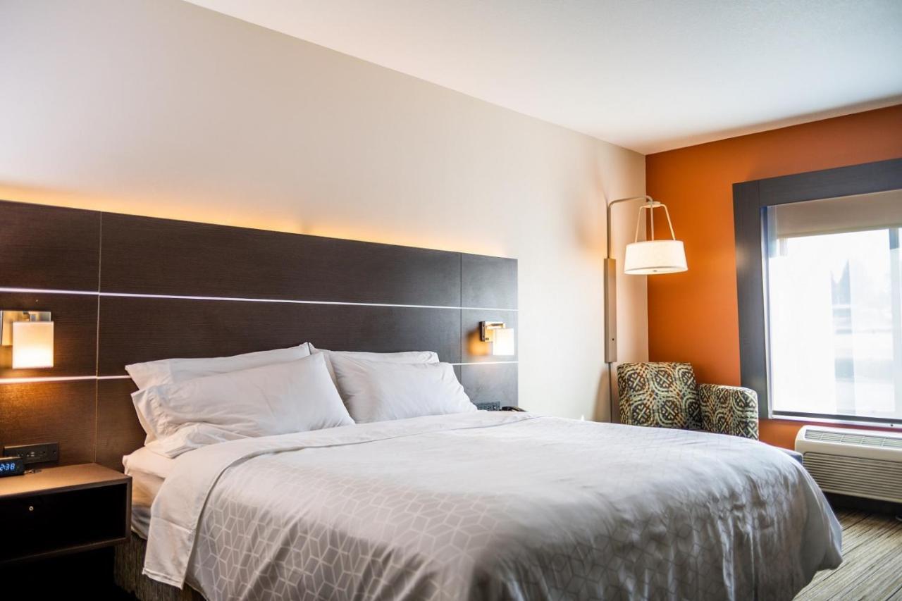 Holiday Inn Express & Suites Custer-Mt Rushmore Bagian luar foto