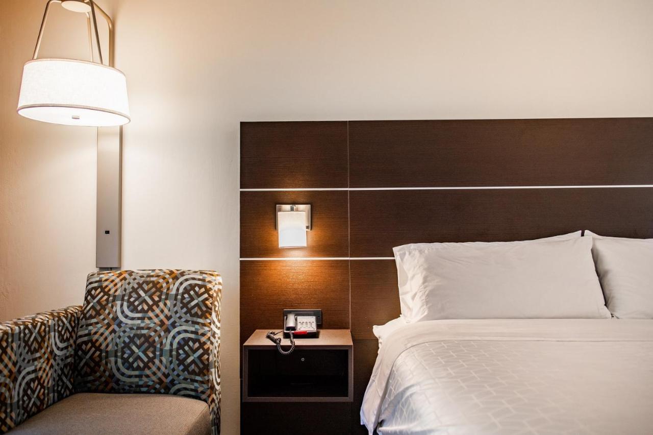 Holiday Inn Express & Suites Custer-Mt Rushmore Bagian luar foto