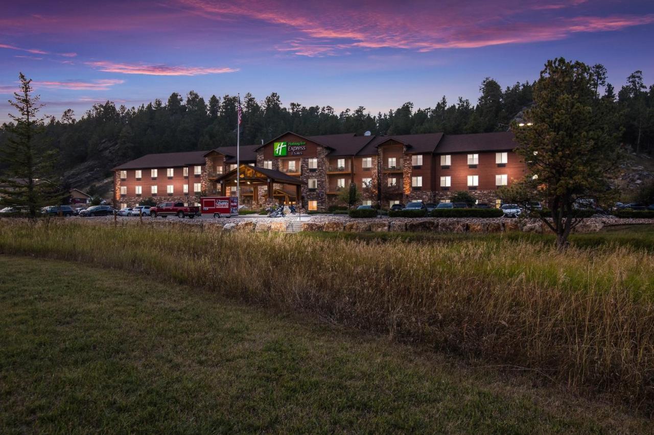 Holiday Inn Express & Suites Custer-Mt Rushmore Bagian luar foto