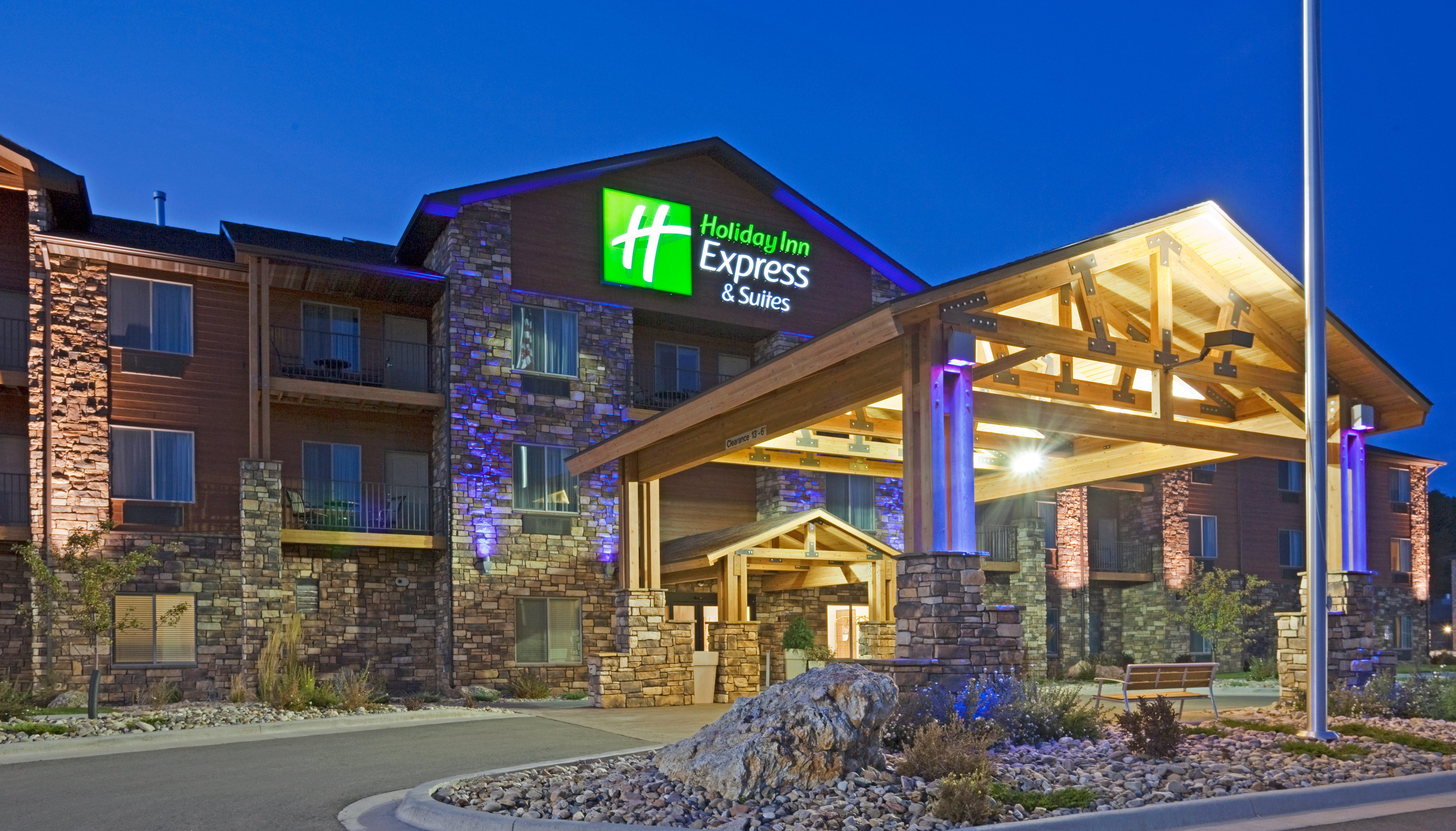 Holiday Inn Express & Suites Custer-Mt Rushmore Bagian luar foto