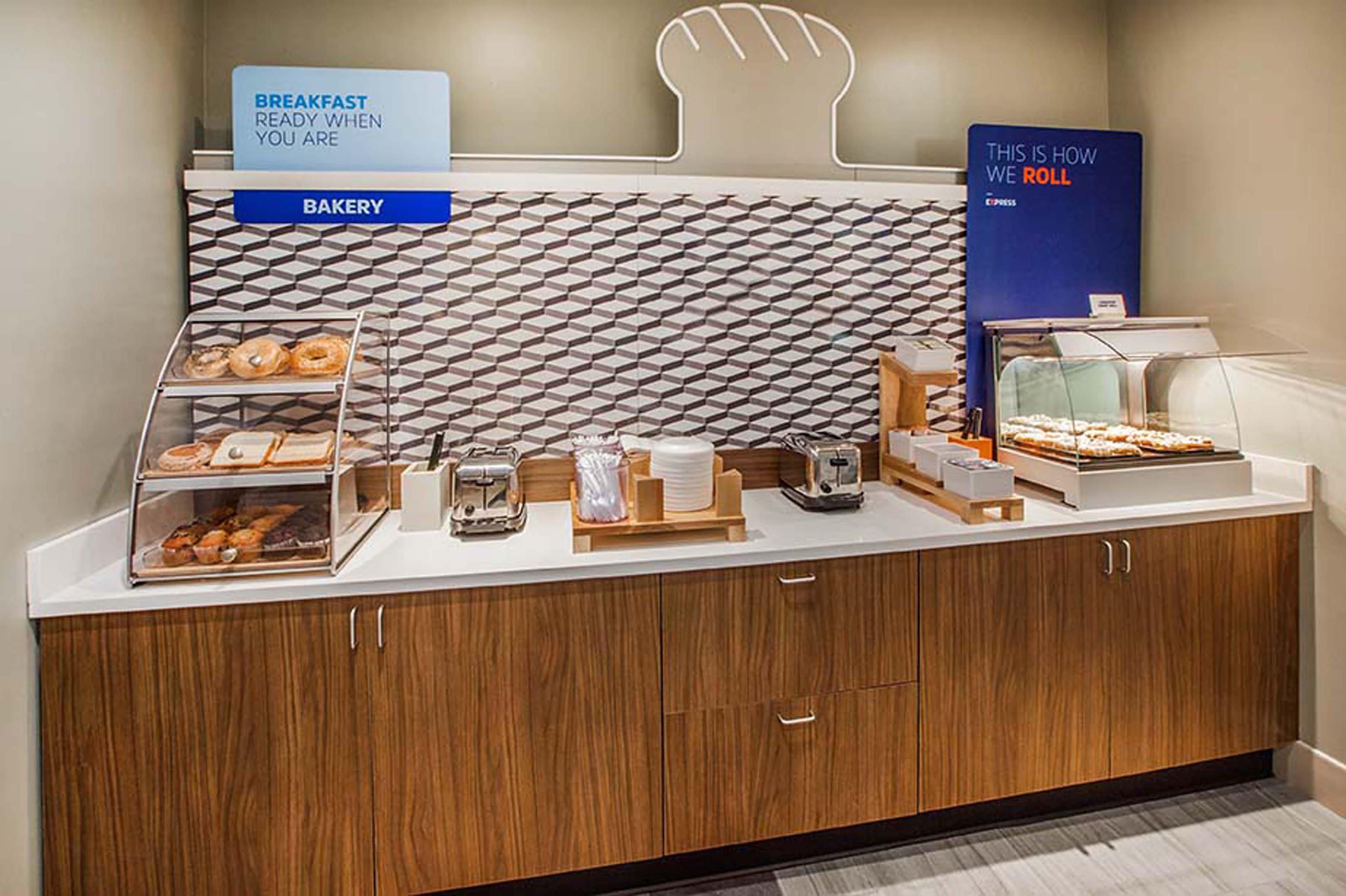 Holiday Inn Express & Suites Custer-Mt Rushmore Bagian luar foto