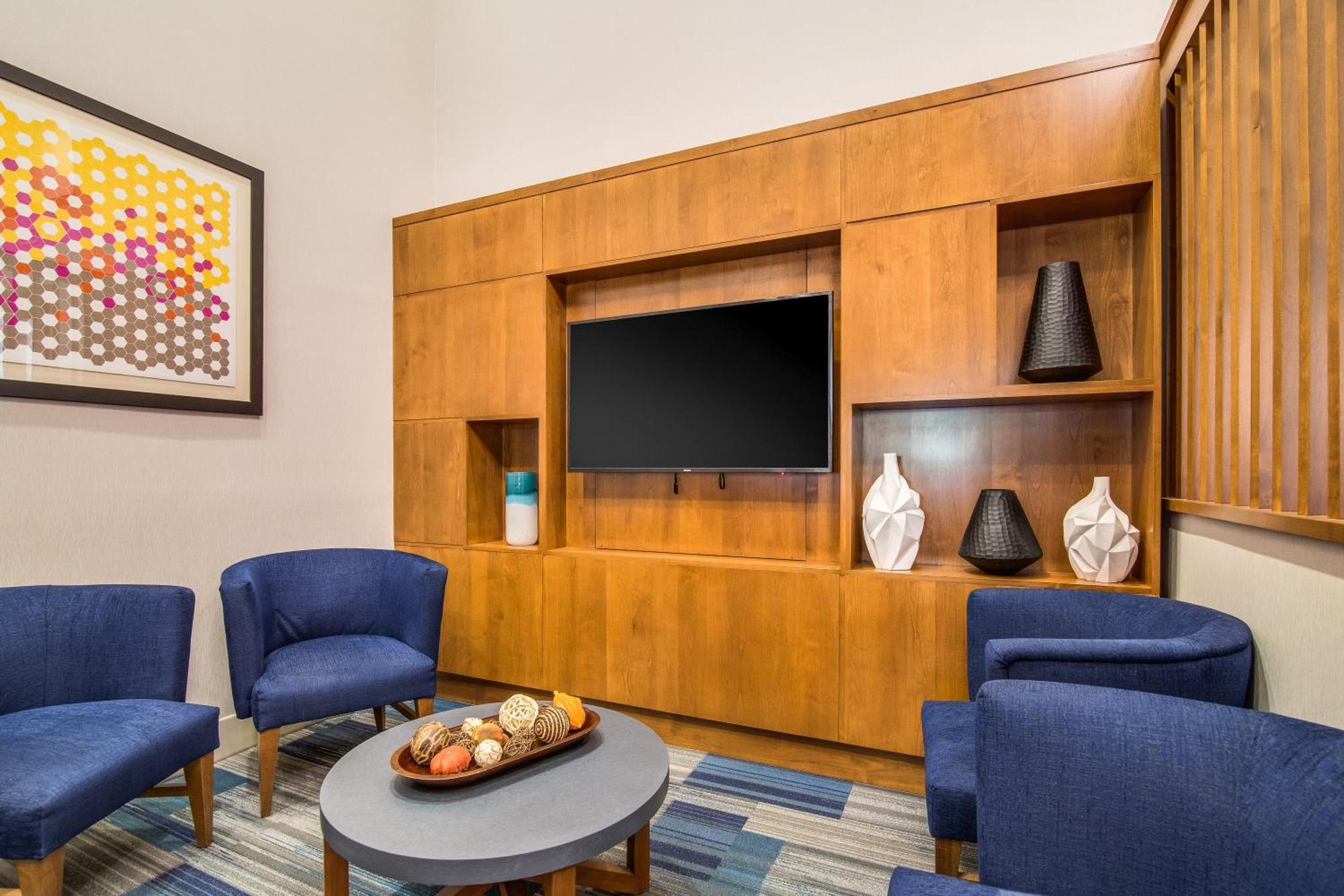 Holiday Inn Express & Suites Custer-Mt Rushmore Bagian luar foto